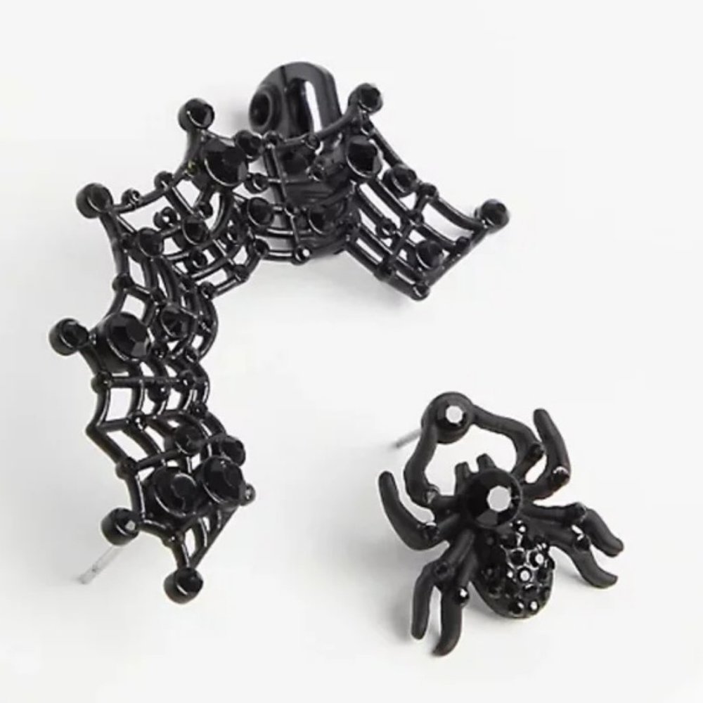 NEW Torrid Halloween Spider Web and Spider Earring Set Stud and Ear Cuff Black